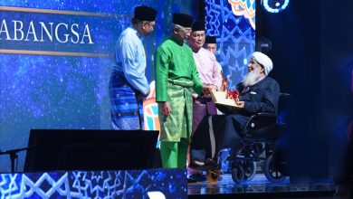 ماليزيا تمنح أرفع جائزتها لمفتي الديار الهندية
