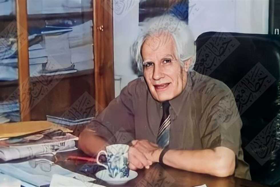 أحمد مستجير