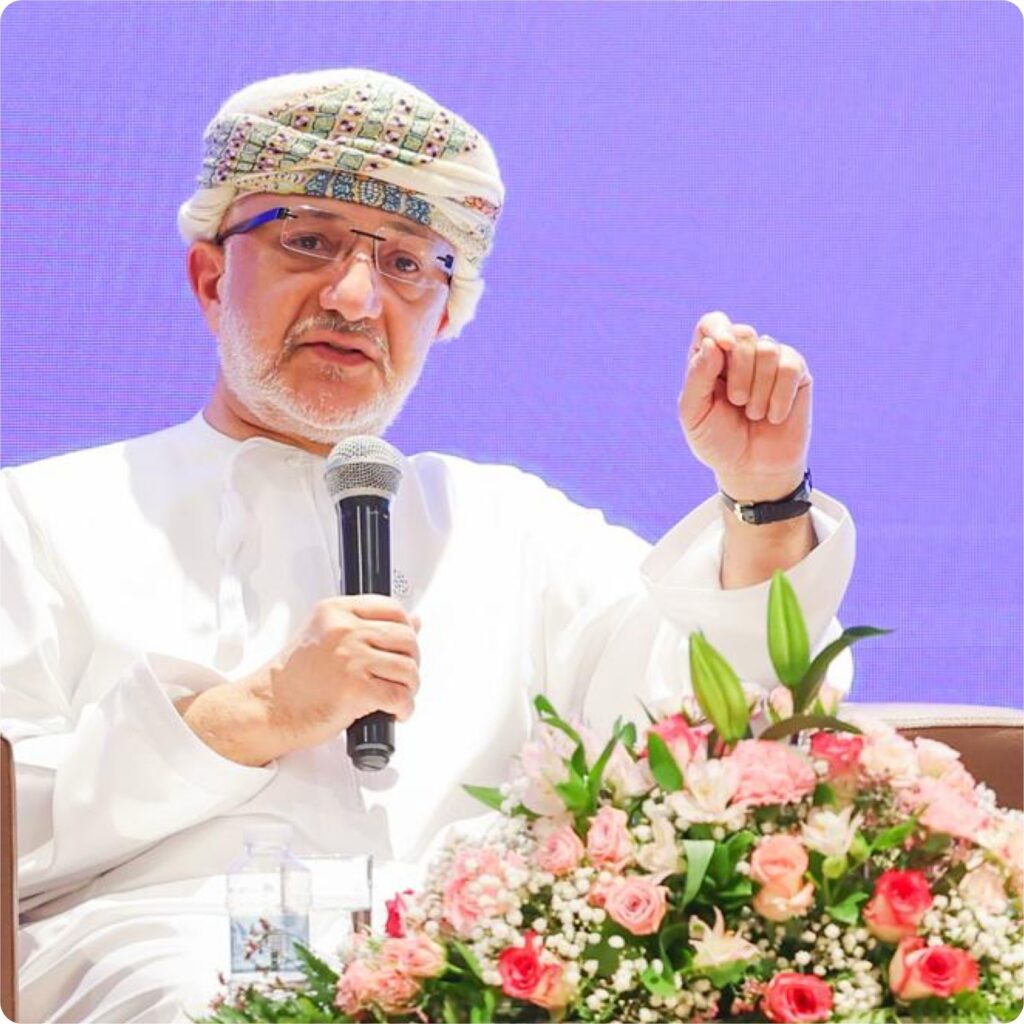 سالم بن محمد المحروقي وزير التراث والسياحة العماني