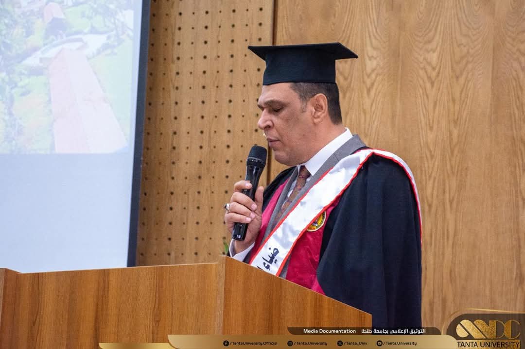 الدكتور ضياء هاشم يلقي كلمه خلال الاحتفالية