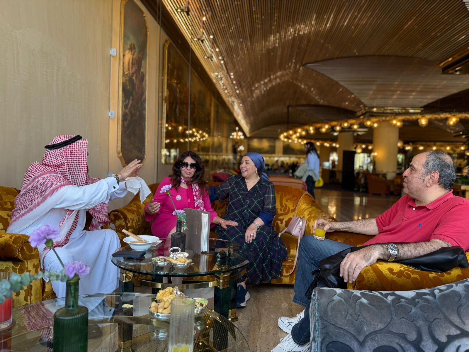 مدير عام مكتب رابطة العالم الاسلامى بروما يكرم رانيا يحيى مديرة الاكاديمية المصرية للفنون بروما