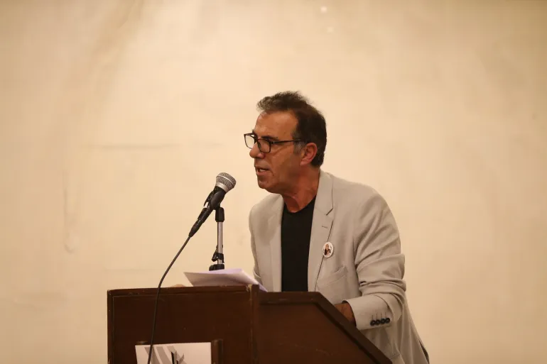 الشاعر والروائي الفلسطيني أحمد أبو سليم