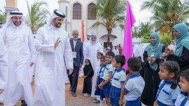 سلطان بن أحمد القاسمي يزور قرية الرحمة النسائية في سريلانكا