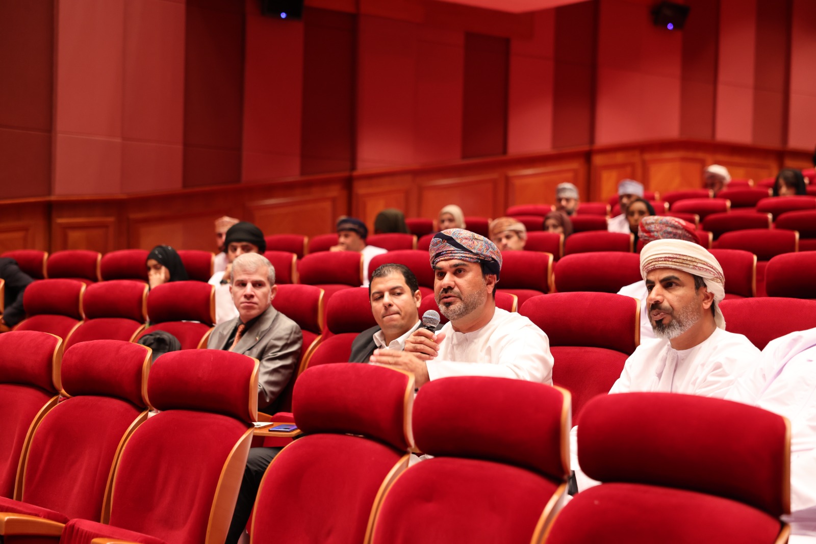 بدء فعاليات ملتقى تمكين لتنمية الكوادر البشرية في قطاعي التراث والسياحة في سلطنة عمان