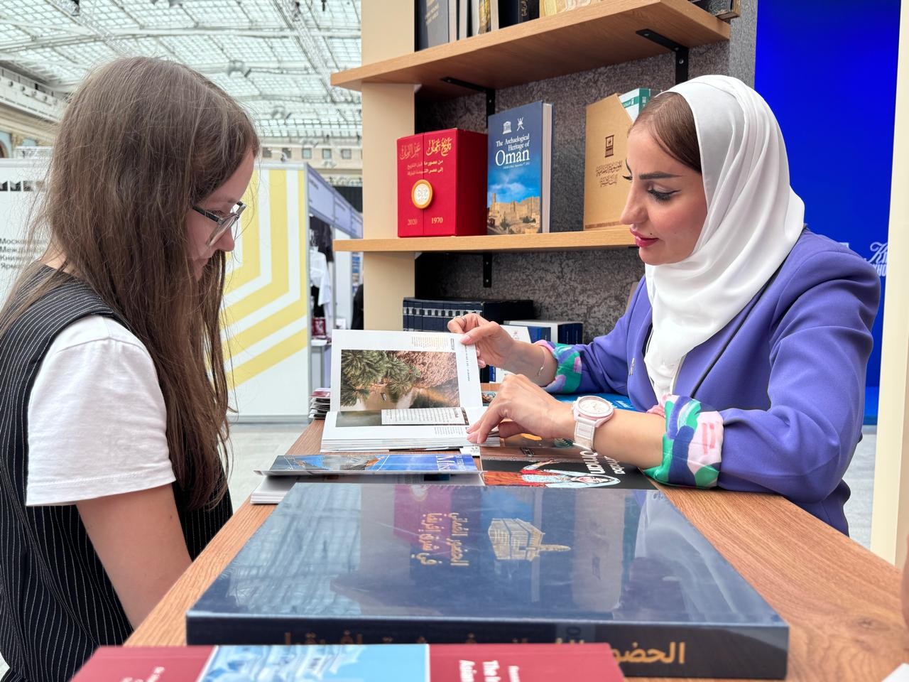 نسيم البلوشية مشرفة فعاليات ومعارض الكتاب بدائرة مجلة الدراسات العُمانية بوزارة التراث والسياحة
